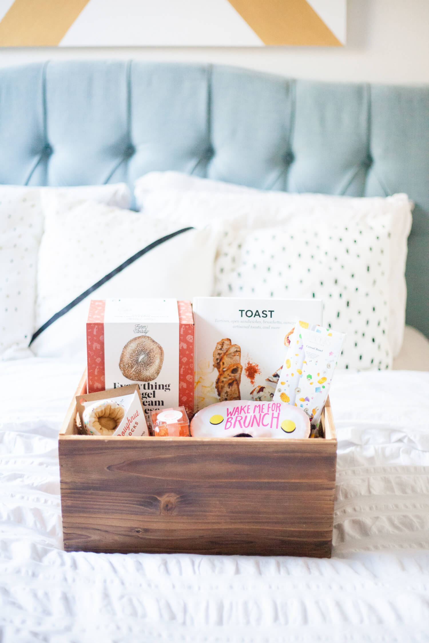 Brunch-themed adult gift basket ideas