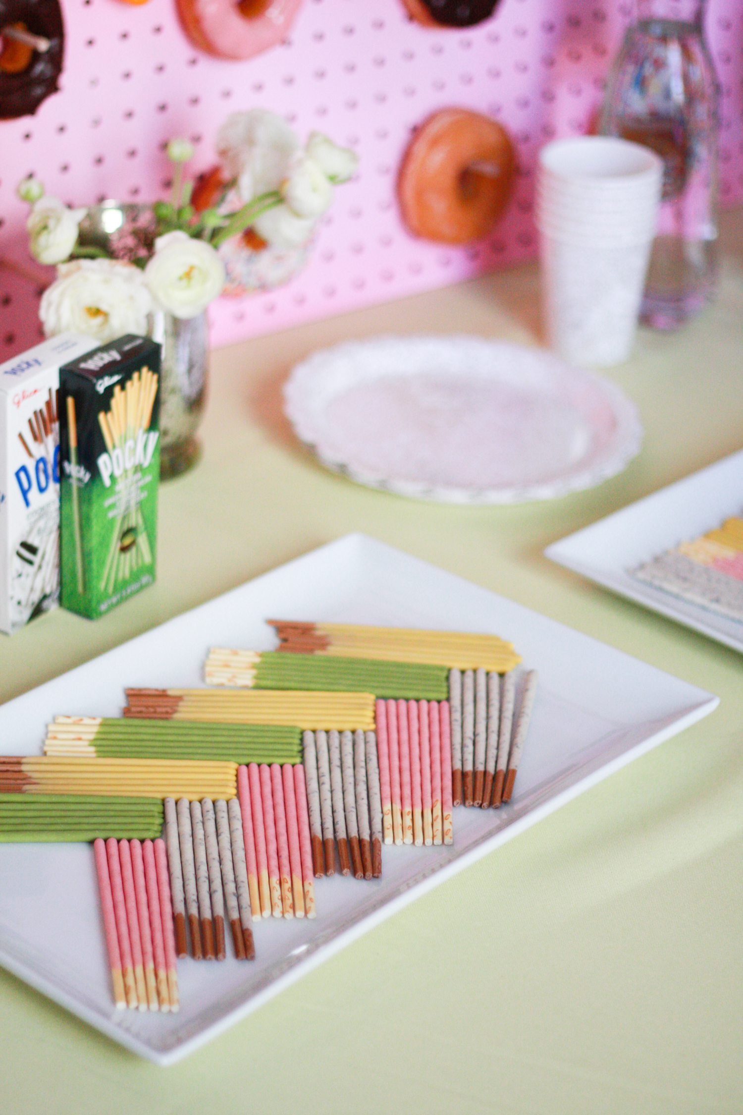 Every dessert bar needs some Pocky. ;)