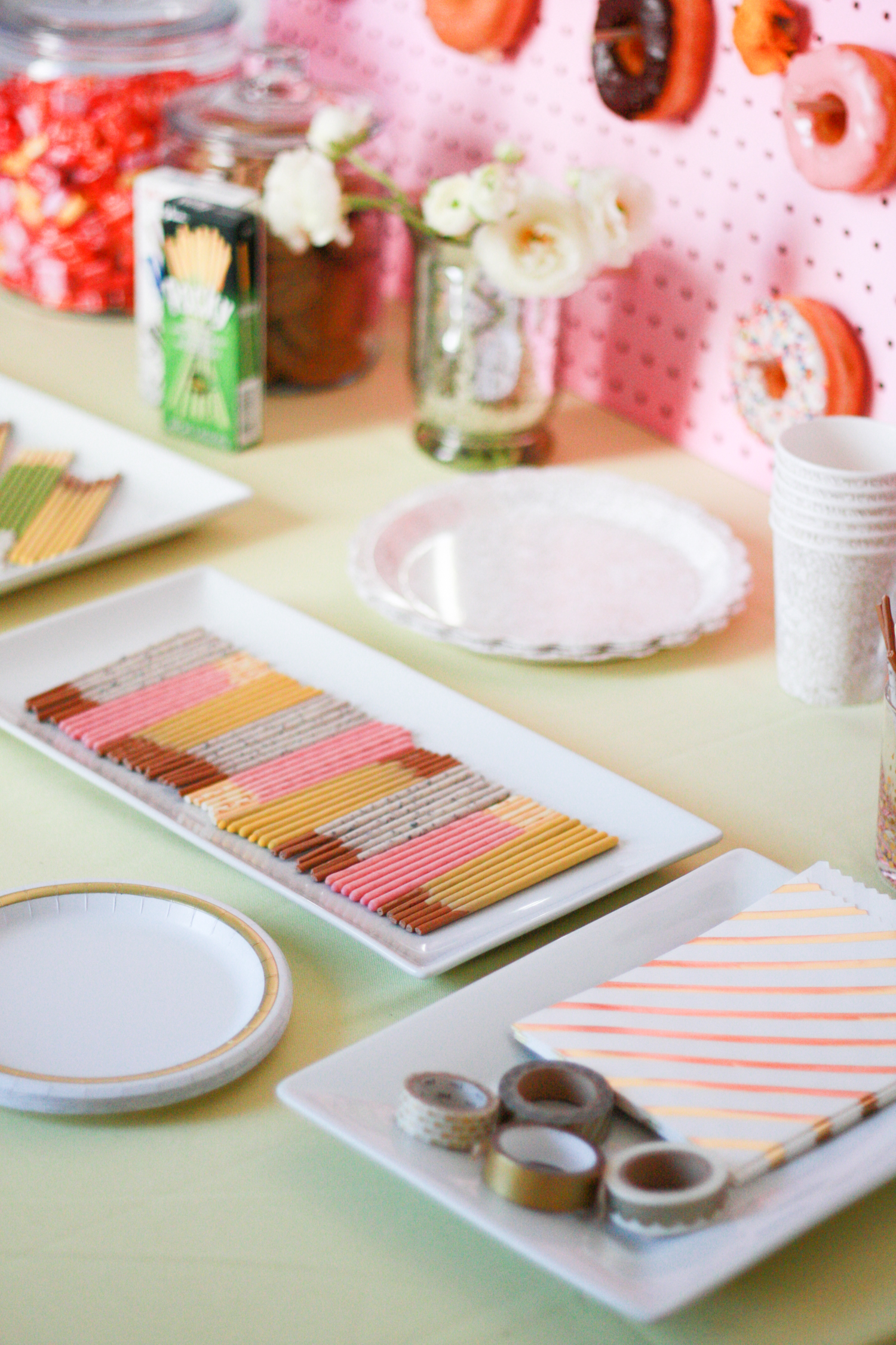 Every dessert bar needs some Pocky. ;)