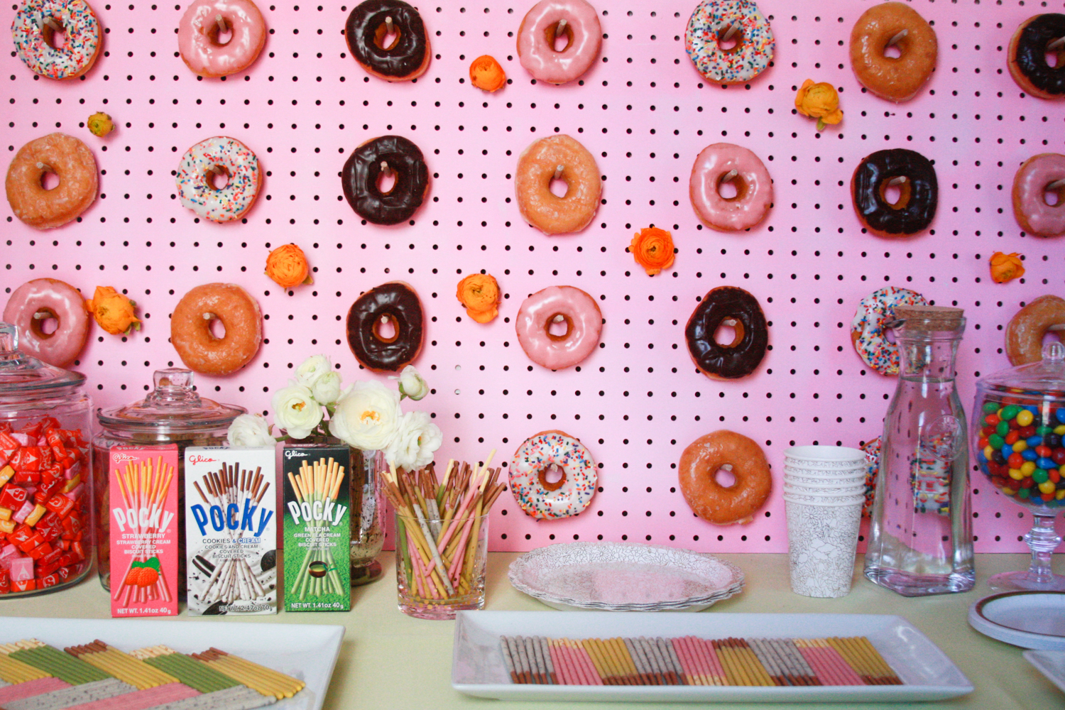 Seriously, how cute is this dessert bar?!