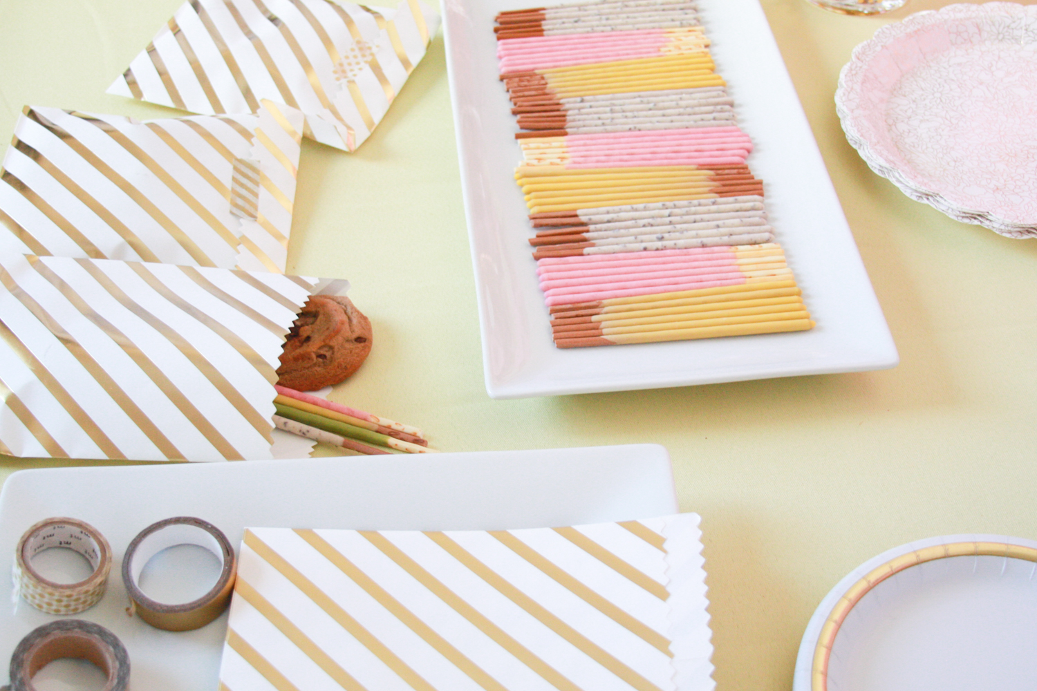 An easy dessert bar idea -- plus a donut wall DIY!