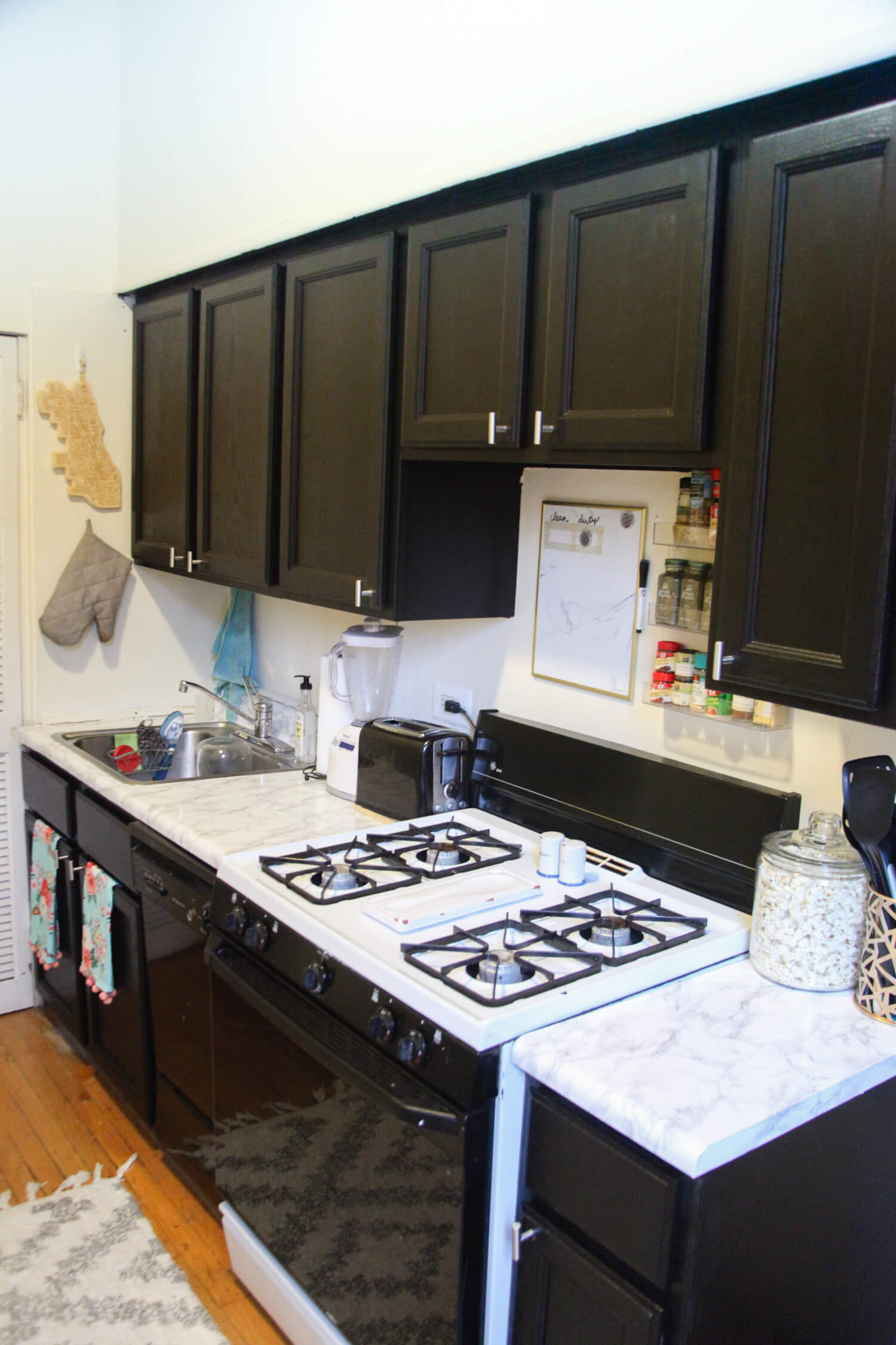 How to paint a rental kitchen